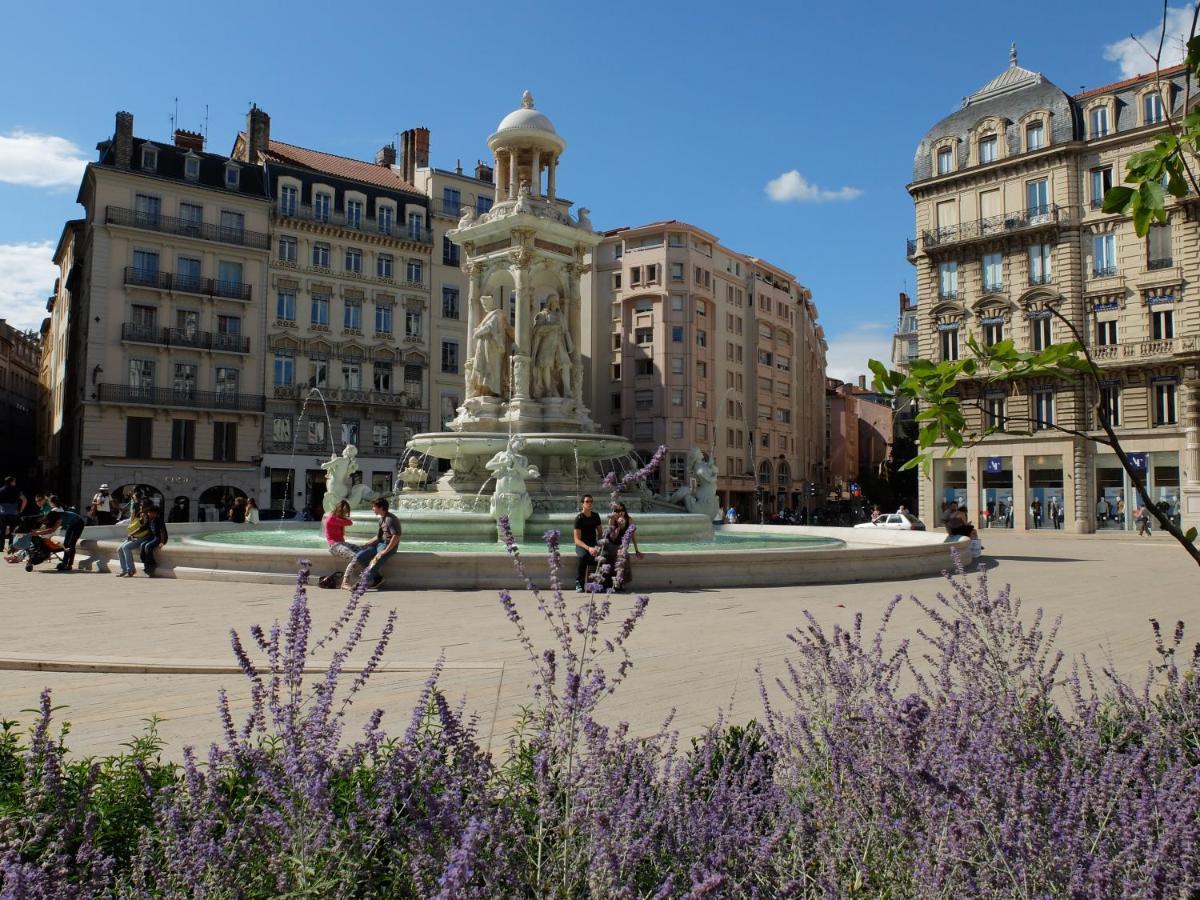 Jolie Chambre A Louer - Vue Imprenable Hotel Lyon Exterior photo